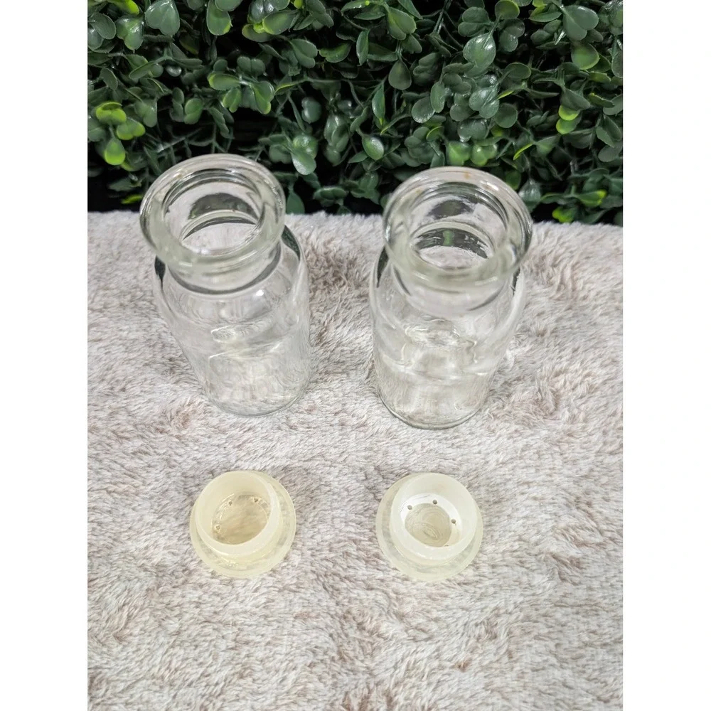 Vintage‎ Set of 2 TC Wheaton Glass Apothecary Jars USA Mold 34 58 Plastic Lids